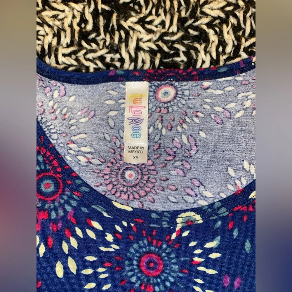 Lularoe Perfect tee - Picture 4 of 5